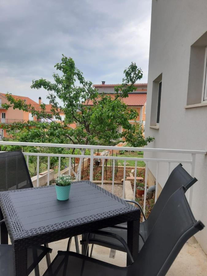 Apartman Tanja Appartamento Bilice Esterno foto