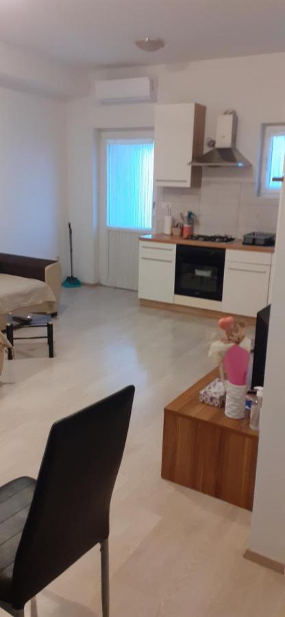 Apartman Tanja Appartamento Bilice Esterno foto