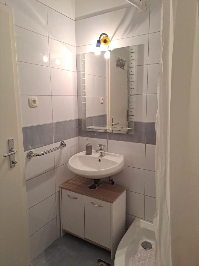 Apartman Tanja Appartamento Bilice Esterno foto